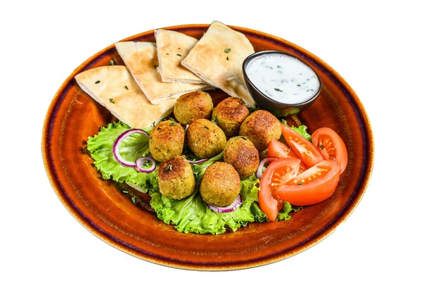 Vegetáriánus Falafel Pitakenyérrel Friss Zöldségekkel Szósszal Egy Tányéron Fehér Alapon — Stock Fotó