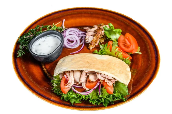 Pita Salade Met Gebrande Kip Groenten Een Bord Geïsoleerd Witte — Stockfoto