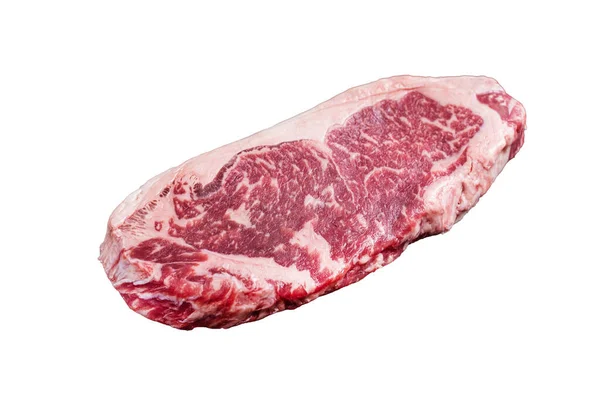 在肉铺上生鲜的纽约肉条状牛排或条状肉片 因白人背景而被隔离 — 图库照片
