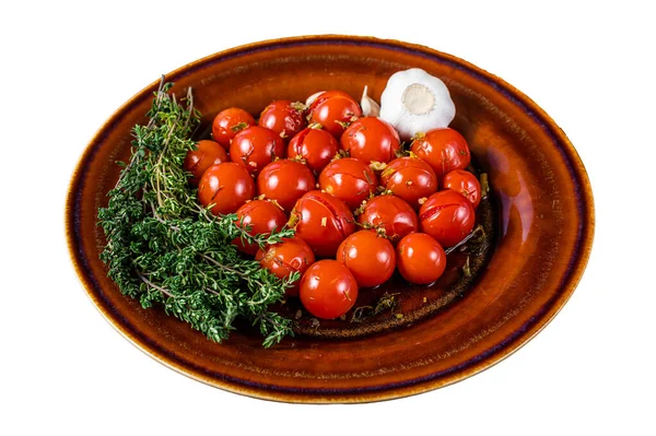 Pomodori Ciliegini Sottaceto Piatto Rustico Con Aglio Timo Isolato Sfondo — Foto Stock