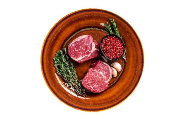 쇠고기 스테이크로 Raw Fillet Mignon Tenderloin Meat Beef Steaks Rustic — 스톡 사진