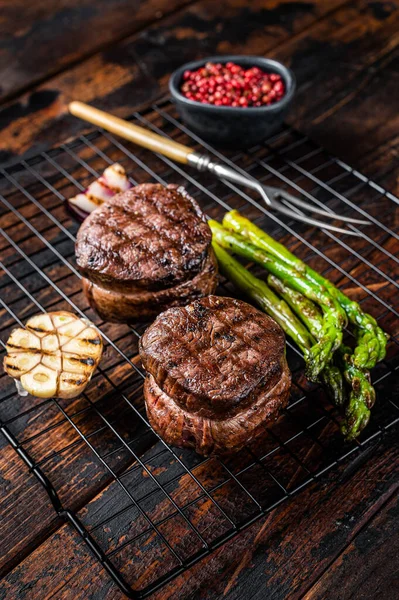 Fillet Mignon Grilled Steak Asparagus Beef Tenderloin Meat Wooden Background — Fotografia de Stock