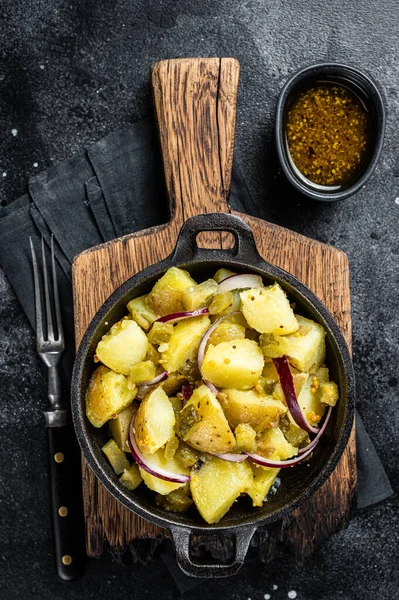 Traditional German Kartoffelsalat Potato Salad Cucumber Onion Mayonnaise Skillet Black — Zdjęcie stockowe