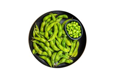 Japon Raw Edamame Fasulyesi, pişmeye hazır taze soya fasulyesi. Beyaz arkaplanda izole
