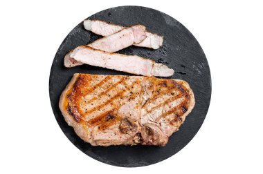 Kızarmış barbekü domuz pirzolası ya da tahtada dilimlenmiş biftek. Beyaz arkaplanda izole