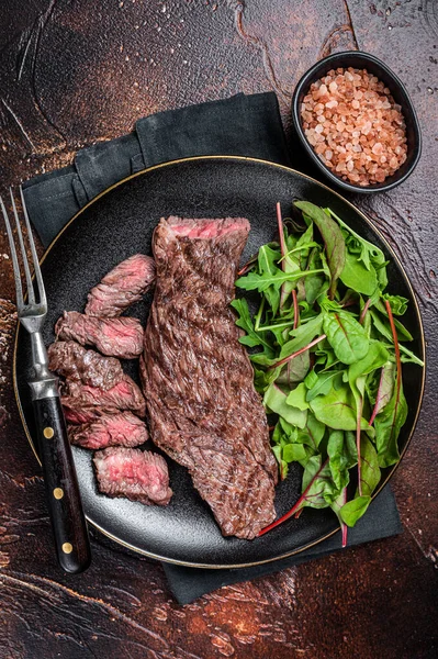 Juicy Grilled Machete Skirt Beef Meat Steak Plate Salad Dark — 图库照片