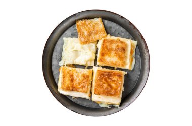 Türk Su Boregi, Tabla Borek veya peynirli Adana Borek. Beyaz arkaplanda izole