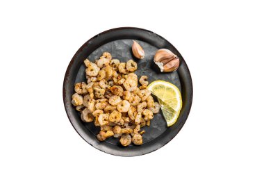Izgara karides, sarımsaklı, zeytinyağlı ve limonlu. Beyaz arkaplanda izole