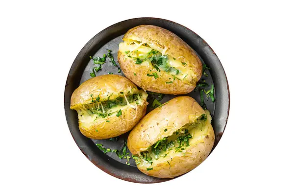 Peynirli, otlu ve tereyağlı fırında patates. Beyaz arkaplanda izole