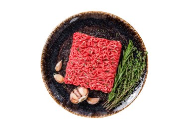 Çiğ kıyma, kıyma ve kuzu eti. İzole edilmiş, beyaz arka plan. Üst görünüm