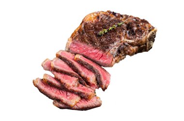 Izgara Wagyu Striploin bifteği veya çelik tepside New York bifteği. İzole, beyaz arkaplan