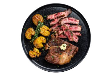 Izgara kaburga bifteği ve patates. İzole, beyaz arkaplan