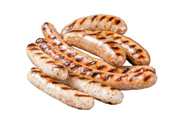 Çelik tepside sebzeli ızgara sucuklu et sosisi. İzole, beyaz arkaplan