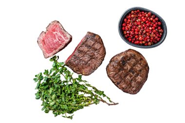 Izgara fileto Mignon bifteği, kurutulmuş sığır filetosu eti. İzole, beyaz arkaplan