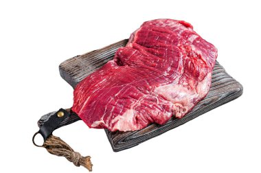 Pişmemiş çiğ et ya da kasap panosunda biftek. Beyaz arkaplanda izole edilmiş, üst görünüm