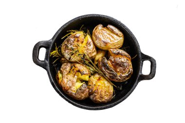 Biberiyeli fırında patates. Organik sebzeler. Beyaz arka planda izole edilmiş. Üst görünüm