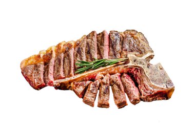 Dilimlenmiş ızgara biftek. Beyaz arka planda pişirilmiş tbone bifteği. Üst görünüm