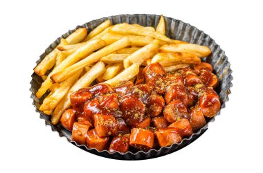 Alman fast food körili sosis, patates kızartmalı körili sosis. Beyaz arka planda izole edilmiş. Üst görünüm