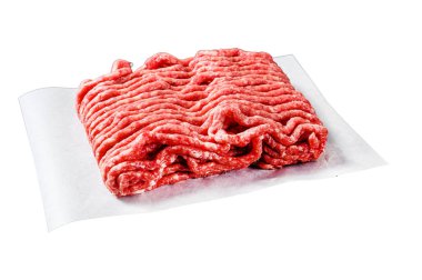 Kıymalı domuz eti. Beyaz arka planda izole edilmiş. Üst görünüm
