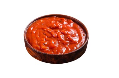 Domates sosu passata - İtalyan mutfağı için geleneksel sos. Beyaz arka planda izole edilmiş. Üst görünüm