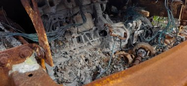 Topçu ateşi sonucu araba yanmıştı. Mykolaiv. Ukrayna.