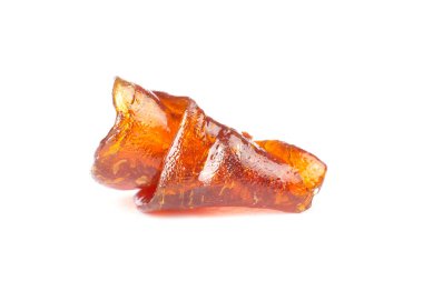 sapkın kehribar kenevir parçalayıcı balmumu yakın plan beyaz arka plan izole.