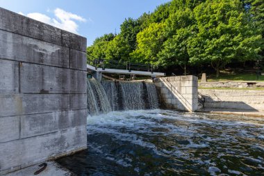 Ottawa uçağı Ontario, Kanada 'daki Rideau Kanalı' na kilitlendi.