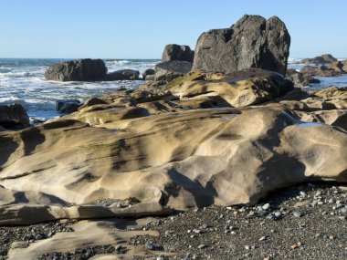 Sombrio Sahili 'nde eşsiz kaya oluşumları, Başkent Bölgesi, British Columbia, Kanada