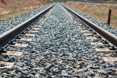 Seviye geçişindeki bir demiryolu rayının ayrıntıları
