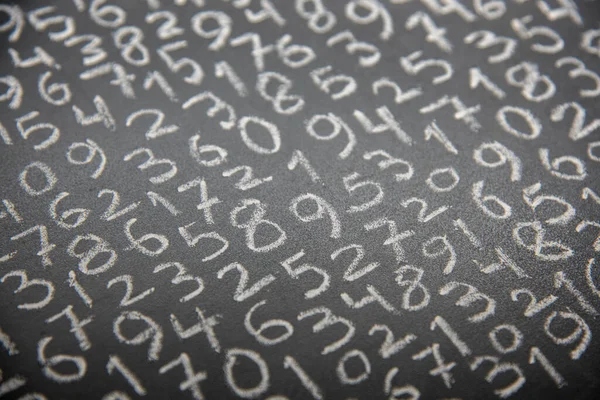 Wiele Cyfr Ręcznie Napisanych Kredą Tablicy — Zdjęcie stockowe