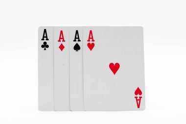 Kartlar, beyaz üzerine izole edilmiş as demiri oluşturur.