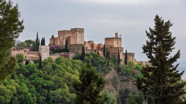 Albaicn, İspanya 'dan Granada' daki Alhambra 'nın farklı panoramik manzarası