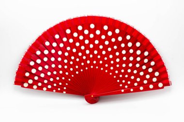 Geleneksel İspanyolca açık ahşap yelpaze, farklı motifler ve renklerle boyanmış.