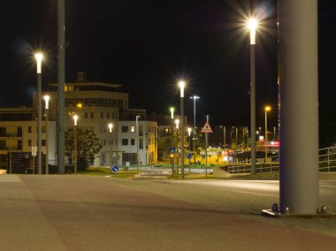 Macaristan 'ın Gyor kentindeki Jedlik Köprüsü' nden Sziget Bölgesi Gece Manzarası - 28 Nisan 2018