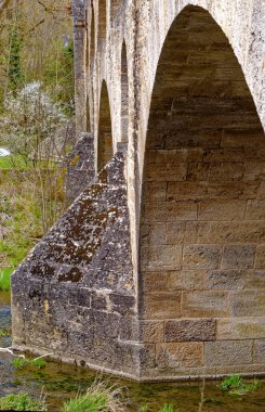 Rothenburg ob der Tauber Ortaçağ kasabasında bahar günü. 