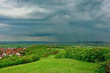 Fırtınada Bavyera 'nın güzel manzaraları. 