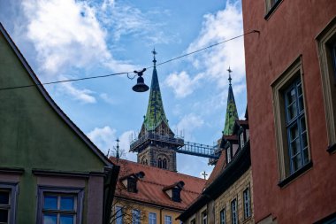Bamberg şehrinde harika bir gün Yağmurlu bir havada.