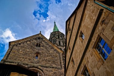 Bamberg şehrinde harika bir gün Yağmurlu bir havada.