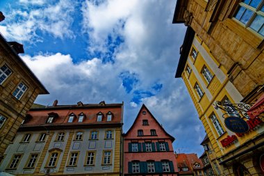 Bamberg şehrinde harika bir gün Yağmurlu bir havada.