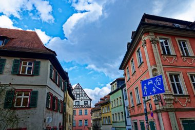 Bamberg şehrinde harika bir gün Yağmurlu bir havada.