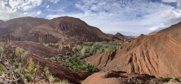 摩洛哥 靠近Boumalne Dades和Dades Gorge的绿色Dades山谷中令人震惊的粘土村之一 由Dades River雕刻 将Atlas和Anti Atlas山脉分开 — 图库照片