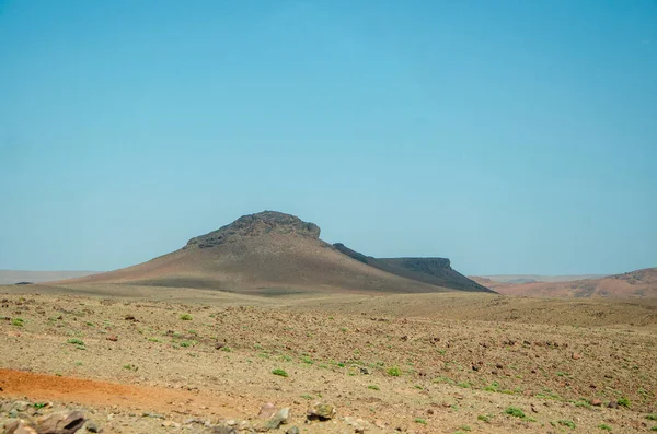 Fas Taki Çöl Manzaraları Issız Topraklar Uzak Keşfedilmemiş Köşelere Giden — Stok fotoğraf