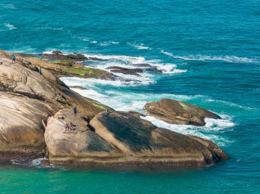 Pedra do Arpoador ve balıkçının hava görüntüsü. Rio de Janeiro 'da. Brezilya