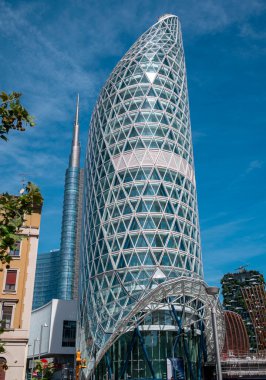 Unipol Grup Merkezi, Unipol Kulesi ve Unicredit Kulesi, Gae Aulenti Plaza, Milano, Lombardy, İtalya 'da yeni bir gökdelen. 08/09/2023