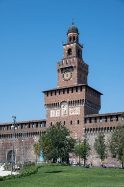 Castello Sforzesco (Sforza 'nın Kalesi) İtalya' nın kuzeyindeki Milano 'da bulunan ortaçağ kalesinin ayrıntıları. 08-15-2023. 15. yüzyılda Milan Dükü Francesco Sforza tarafından inşa edilmiştir.