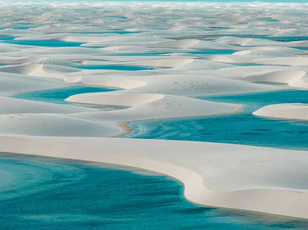 Flygfoto Lencois Maranhenses Vita Sanddyner Med Pooler Färskt Och Genomskinligt — Stockfoto