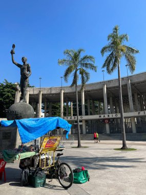 Rio de Janeiro, Brezilya, 06-07-2023: Dünyanın en ünlü futbol stadyumlarından biri olan Estadio Jornalista Mario Filho, FIFA Dünya Kupası 'na ev sahipliği yapmak üzere 1950 yılında açıldı.