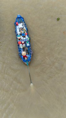 Mekong deltasının havadan görünüşü ve Cai Rang 'ın yüzen pazarı, Ho Chi Minh City' nin güneyi, Vietnam. Tekne ve tüccarlar mal değişimi 10-18-2024