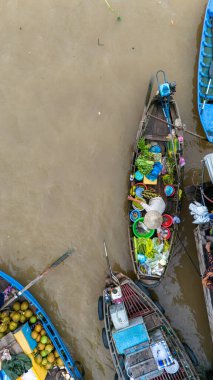 Mekong deltasının havadan görünüşü ve Cai Rang 'ın yüzen pazarı, Ho Chi Minh City' nin güneyi, Vietnam. Tekne ve tüccarlar mal değişimi 10-18-2024