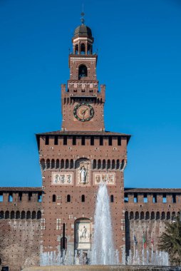 Castello Sforzesco (Sforza 'nın Kalesi) İtalya' nın kuzeyindeki Milano 'da bulunan ortaçağ kalesinin ayrıntıları. 01-12-2025. 15. yüzyılda Milan Dükü Francesco Sforza tarafından inşa edilmiştir.